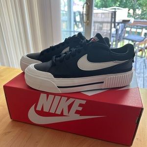 Nike. Court Legacy Lift- black